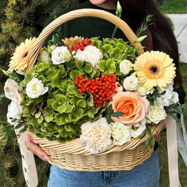 Charm of a Summer Day' featuring a vibrant bouquet that captures the essence of a warm summer day.