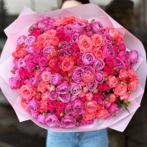 Valentine's Rose Radiance Bouquet: A captivating arrangement featuring spray roses, named for its radiant charm. An elegant choice for expressing love and admiration on any occasion.