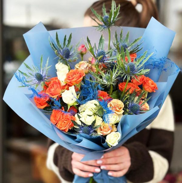 Oilers Bouquet: floral charm in every detail