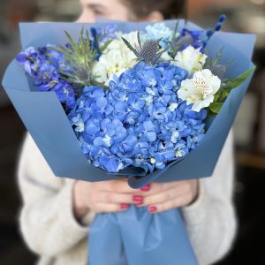 Gift the melody of love with 'Mother’s Song' bouquets. Express gratitude and admiration with floral arrangements as beautiful and timeless as a mother’s love. Explore our collection, curated to celebrate the strength and tenderness of mothers everywhere. Order now to serenade your mom with the perfect floral tribute.